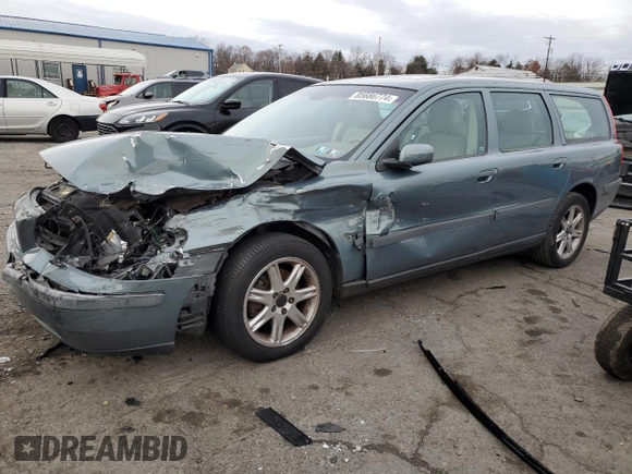 2004 Volvo V70 with VIN YV1SW59V842399389, listed as a Copart auction lot 85686774 with 135,634 mi miles and Salvage Title. Bid and sale history available at carsss.com. Image 1.
