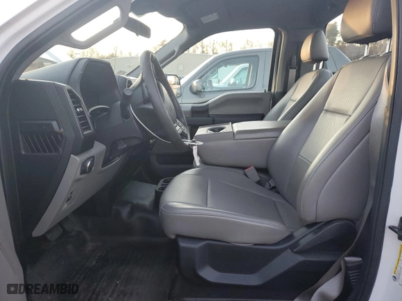 2019 Ford F-150 XL with VIN 1FTMF1CB1KKE30310, listed as a Copart auction lot 83669334 with 32,120 mi miles and Salvage Title. Bid and sale history available at carsss.com. Image 7.