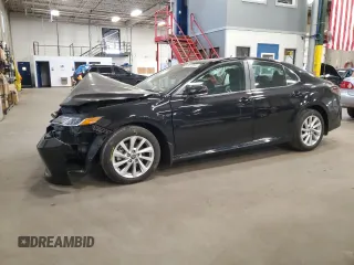 2023 Toyota Camry LE z VIN 4T1R11AK3PU776521, wystawiony jako Copart lot #55927255 z przebiegiem 50 323 mil mil oraz Szkoda całkowita • Salvage title. Historia ofert i sprzedaży dostępna na DreamBid. Obrazek 1.