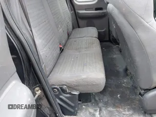 2002 Ford F-150 XL с VIN 1FTRX17242NB23323, выставлен на аукционе IAAI как лот 42363484 с пробегом Не указан миль и . История ставок и продаж доступна на DreamBid. Изображение 8.