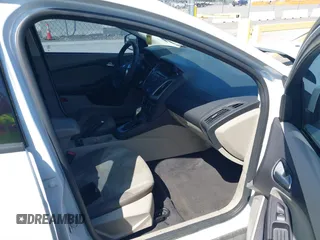 2014 Ford Focus SE with VIN 1FADP3F28EL370650, listed as a IAAI auction lot 41989922 with 142,599 mi miles and . Bid and sale history available at carsss.com. Image 5.