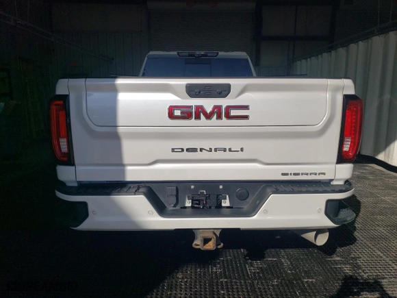 2020 GMC Sierra 3500HD Denali with VIN 1GT49WEY2LF317238, listed as a Copart auction lot 51967295 with 125,681 mi miles and Salvage Title. Bid and sale history available at carsss.com. Image 6.