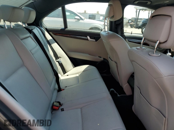 2013 Mercedes-Benz C 250 Sport с VIN WDDGF4HB8DA751427, выставлен на аукционе Copart как лот 64508775 с пробегом 127 024 миль миль и Списание • Salvage title. История ставок и продаж доступна на DreamBid. Изображение 10.