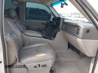 2004 Chevrolet Tahoe LT with VIN 1GNEK13T64J172388, listed as a IAAI auction lot 42273626 with 196,245 mi miles and . Bid and sale history available at DreamBid. Image 5.