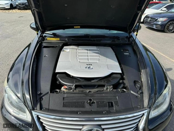 2014 Lexus LS 460 L with VIN JTHDL5EF0E5006716, listed as a Copart auction lot 77359464 with 231,024 mi miles and Clean Title. Bid and sale history available at carsss.com. Image 8.