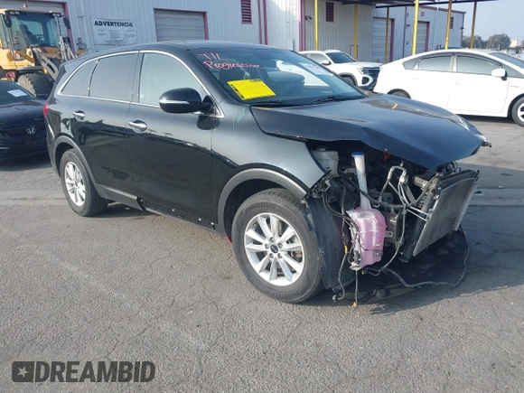 2019 Kia Sorento LX with VIN 5XYPG4A30KG583001, listed as a IAAI auction lot 41225400 with 77,881 mi miles. Bid and sale history available at carsss.com. Image 1.