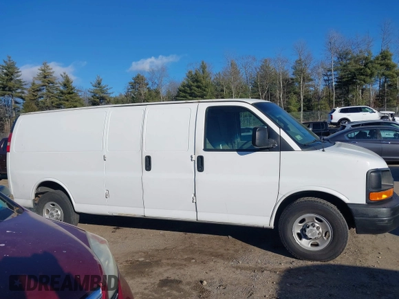2014 Chevrolet Express Cargo Van with VIN 1GCWGGBA6E1122934, listed as a IAAI auction lot 40999693 with 194,565 mi miles. Bid and sale history available at carsss.com. Image 13.