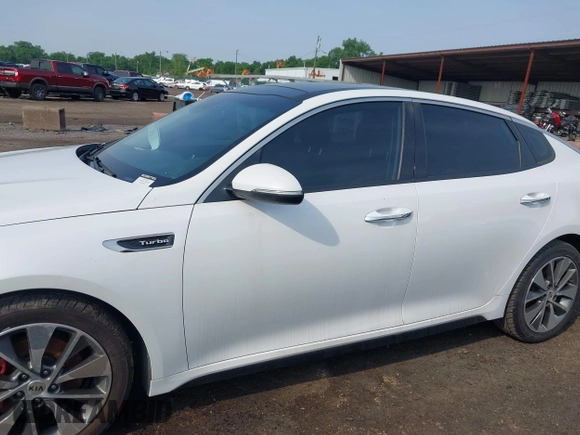 2016 Kia Optima SX Turbo с VIN 5XXGW4L28GG077953, выставлен на аукционе IAAI как лот 42498707 с пробегом 100 000 миль миль и . История ставок и продаж доступна на DreamBid. Изображение 14.