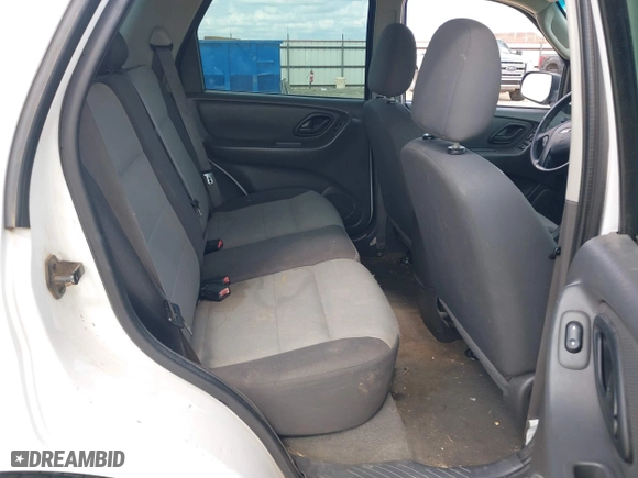 2007 Ford Escape XLS with VIN 1FMYU02Z47KA91948, listed as a IAAI auction lot 42105835 with 144,605 mi miles. Bid and sale history available at carsss.com. Image 8.
