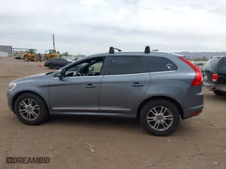 2016 Volvo XC60 T5 Platinum with VIN YV4612RM7G2807796, listed as a IAAI auction lot 41920432 with 139,003 mi miles. Bid and sale history available at carsss.com. Image 13.
