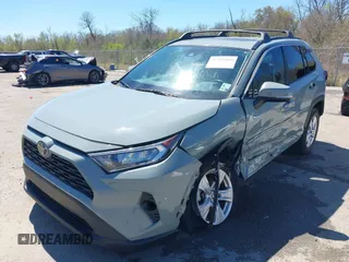 2021 Toyota RAV4 XLE with VIN 2T3W1RFV2MW137411, listed as a IAAI auction lot 41781029 with 80,002 mi miles. Bid and sale history available at carsss.com. Image 17.