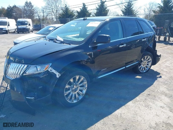 2011 Lincoln MKX with VIN 2LMDJ6JK5BBJ05443, listed as a IAAI auction lot 41871040 with 183,294 mi miles. Bid and sale history available at carsss.com. Image 2.