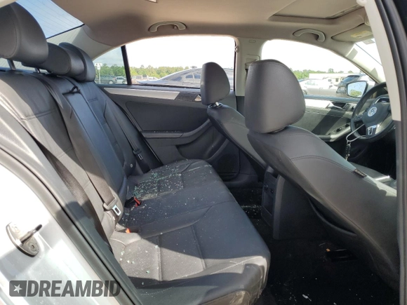 2012 Volkswagen Jetta SEL with VIN 3VWLP7AJ7CM300738, listed as a Copart auction lot 47934894 with 137,877 mi miles and Salvage title. Bid and sale history available at DreamBid. Image 10.