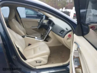2012 Volvo S60 T5 with VIN YV1622FS9C2129267, listed as a IAAI auction lot 41607512 with 189,212 mi miles. Bid and sale history available at carsss.com. Image 5.