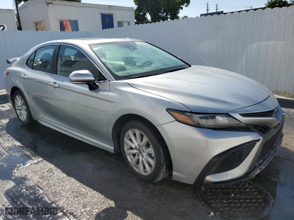 2024 Toyota Camry SE with VIN 4T1S11AK1RU243314, listed as a Copart auction lot 49826575 with 17,024 mi miles and Clean Title. Bid and sale history available at carsss.com. Image 4.