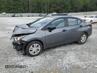 2023 Nissan Versa S z VIN 3N1CN8DV9PL837431, wystawiony jako Copart lot #56859715 z przebiegiem 19 303 mil mil oraz Szkoda całkowita • Salvage title. Historia ofert i sprzedaży dostępna na DreamBid. Obrazek 1.