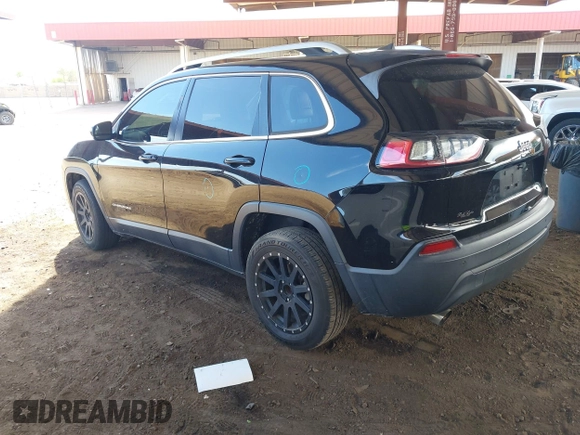 2019 Jeep Cherokee Latitude Plus z VIN 1C4PJLLB2KD420090, wystawiony jako IAAI lot #42094704 z przebiegiem 81 545 mil mil oraz . Historia ofert i sprzedaży dostępna na DreamBid. Obrazek 3.