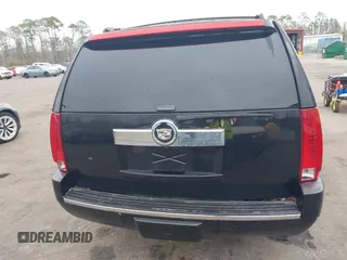 2011 Cadillac Escalade ESV Premium z VIN 1GYS3JEF6BR326994, wystawiony jako IAAI lot #41538648 z przebiegiem 159 768 mil mil oraz . Historia ofert i sprzedaży dostępna na DreamBid. Obrazek 16.