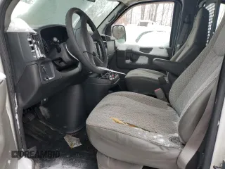 2004 Chevrolet Express Cargo with VIN 1GCHG35U341136344, listed as a Copart auction lot 42005825 with 60,337 mi miles and Clean Title. Bid and sale history available at DreamBid. Image 7.