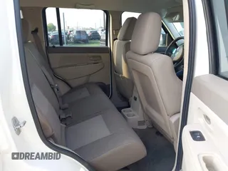 2008 Jeep Liberty Sport with VIN 1J8GP28K48W228144, listed as a IAAI auction lot 41928584 with Not Provided miles. Bid and sale history available at carsss.com. Image 8.