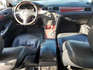 2002 Lexus ES 300 with VIN JTHBF30G420018931, listed as a Copart auction lot 51115275 with 292,777 mi miles and Salvage Title. Bid and sale history available at DreamBid. Image 8.