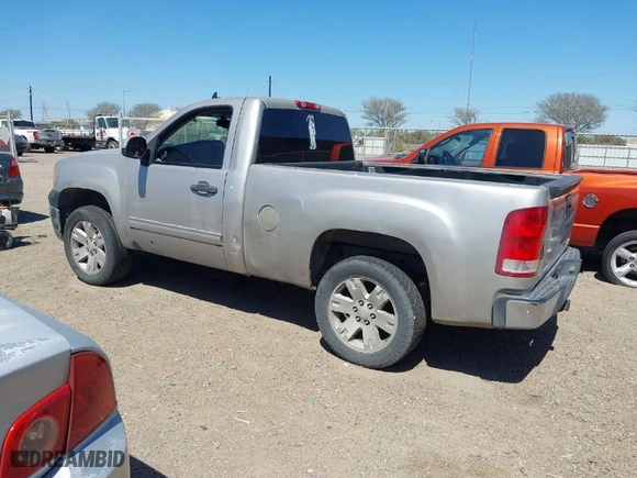 2007 GMC Sierra 1500 Classic Work Truck with VIN 1GTEC14X87Z624810, listed as a IAAI auction lot 41722798 with 113,592 mi miles. Bid and sale history available at carsss.com. Image 3.
