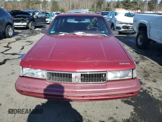1993 Oldsmobile Cutlass z VIN 1G3AJ85N8P6362475, wystawiony jako Copart lot #45789795 z przebiegiem 103 756 mil mil oraz Tytuł czysty. Historia ofert i sprzedaży dostępna na DreamBid. Obrazek 5.