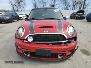 2011 MINI Hardtop S with VIN WMWSV3C54BTY14542, listed as a Copart auction lot 49490325 with 118,223 mi miles and Salvage Title. Bid and sale history available at DreamBid. Image 5.