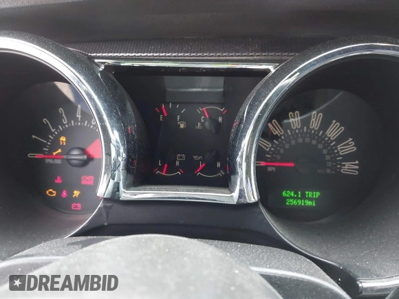 2006 Ford Mustang GT Deluxe with VIN 1ZVFT82H165206827, listed as a IAAI auction lot 42031340 with 256,919 mi miles. Bid and sale history available at carsss.com. Image 7.