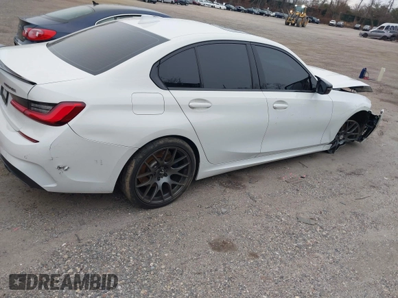 2020 BMW 3 Series M340i with VIN WBA5U7C0XLA232275, listed as a IAAI auction lot 41210369 with 56,220 mi miles and . Bid and sale history available at DreamBid. Image 4.
