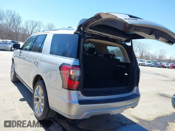 2019 Ford Expedition Platinum with VIN 1FMJU1MT6KEA52494, listed as a IAAI auction lot 41802986 with 119,922 mi miles. Bid and sale history available at carsss.com. Image 3.