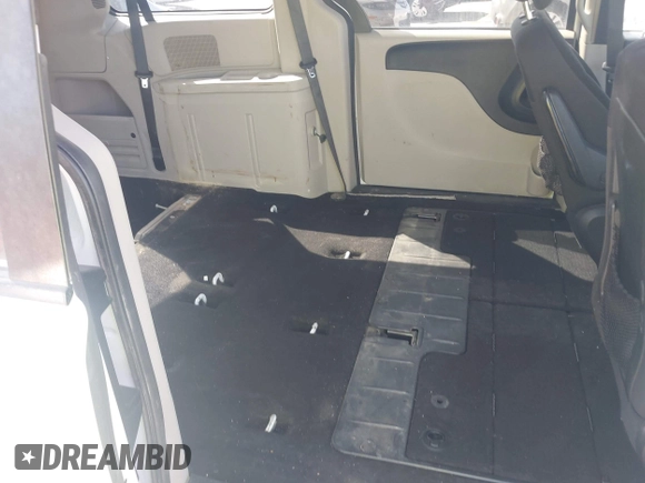 2017 Dodge Grand Caravan SE Plus z VIN 2C4RDGBG2HR741587, wystawiony jako IAAI lot #41965041 z przebiegiem 88 112 mil mil oraz . Historia ofert i sprzedaży dostępna na DreamBid. Obrazek 8.
