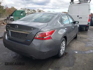 2014 Nissan Altima SV with VIN 1N4AL3AP1EN355509, listed as a IAAI auction lot 40895974 with 264,525 mi miles and . Bid and sale history available at carsss.com. Image 4.