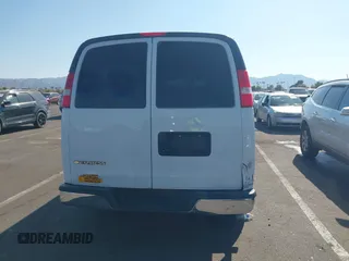 2020 Chevrolet Express Passenger LT z VIN 1GAZGPFG0L1246277, wystawiony jako IAAI lot #41466764 z przebiegiem 270 954 mil mil oraz . Historia ofert i sprzedaży dostępna na DreamBid. Obrazek 16.