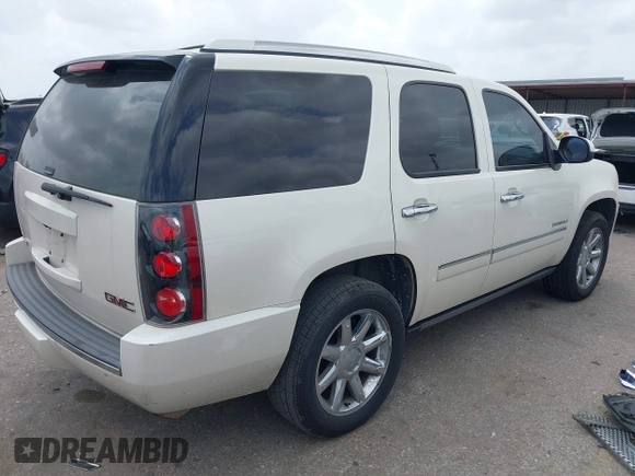 2013 GMC Yukon Denali with VIN 1GKS1EEF5DR326804, listed as a IAAI auction lot 41944142 with 1 mi miles. Bid and sale history available at carsss.com. Image 4.