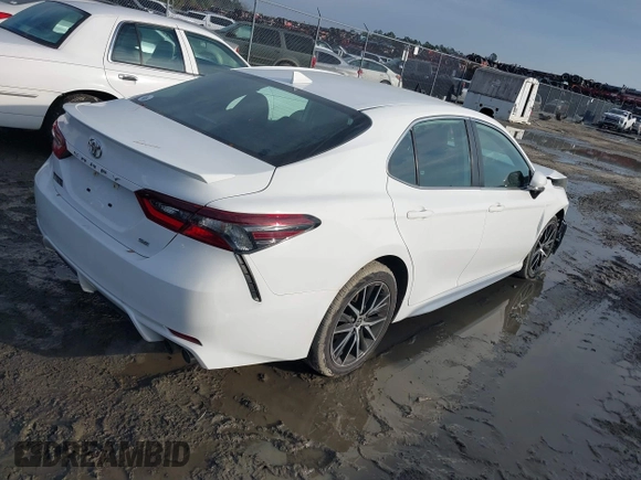 2022 Toyota Camry SE with VIN 4T1G11AK6NU713742, listed as a IAAI auction lot 41607534 with 64,181 mi miles. Bid and sale history available at carsss.com. Image 4.
