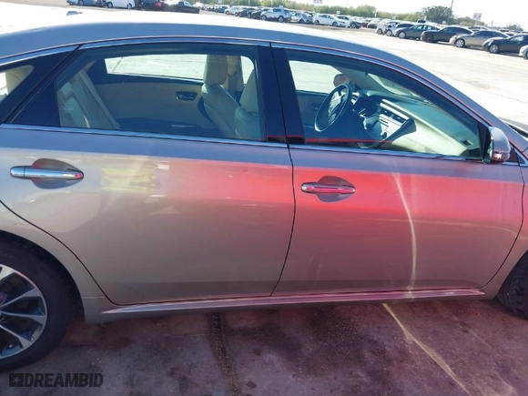 2016 Toyota Avalon Limited with VIN 4T1BK1EB7GU225453, listed as a IAAI auction lot 40929723 with 193,954 mi miles. Bid and sale history available at carsss.com. Image 13.
