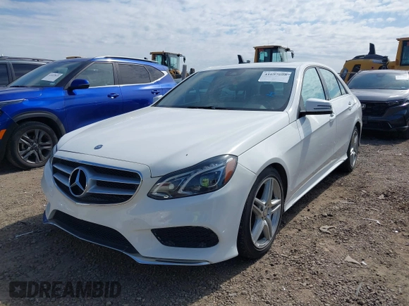 2014 Mercedes-Benz E-Class E 350 Sport with VIN WDDHF5KB6EA900342, listed as a IAAI auction lot 41697608 with 157,330 mi miles. Bid and sale history available at carsss.com. Image 2.