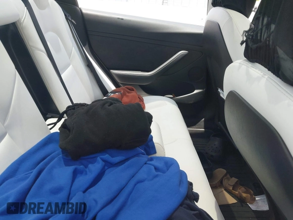 2023 Tesla Model 3 с VIN 5YJ3E1EA0PF483099, выставлен на аукционе IAAI как лот 42545197 с пробегом 72 592 миль миль и . История ставок и продаж доступна на DreamBid. Изображение 8.