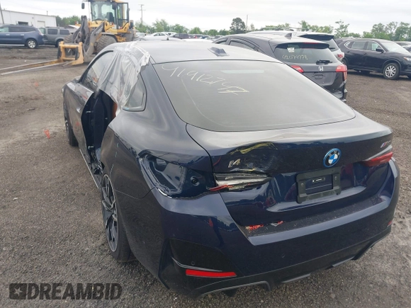 2024 BMW i4 M50 z VIN WBY33AW09RFS45891, wystawiony jako IAAI lot #41912747 z przebiegiem 313 988 mil mil oraz . Historia ofert i sprzedaży dostępna na DreamBid. Obrazek 6.