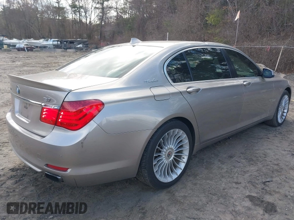 2012 BMW 7 Series 750Li xDrive с VIN WBAKC8C58CC437220, выставлен на аукционе IAAI как лот 41889602 с пробегом 119 601 миль миль и . История ставок и продаж доступна на DreamBid. Изображение 4.