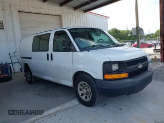 2013 Chevrolet Express Cargo z VIN 1GCSGAFX7D1178311, wystawiony jako IAAI lot #41937912 z przebiegiem 278 817 mil mil oraz . Historia ofert i sprzedaży dostępna na DreamBid. Obrazek 1.