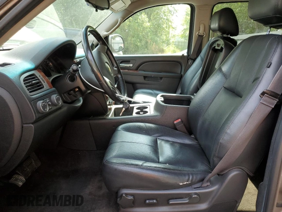 2013 Chevrolet Suburban LT with VIN 1GNSKJE78DR360611, listed as a Copart auction lot 61402685 with 170,864 mi miles and Salvage title. Bid and sale history available at DreamBid. Image 7.