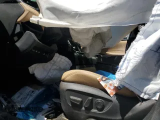 2021 Toyota RAV4 XLE Premium z VIN 2T3A1RFV0MW153326, wystawiony jako Copart lot #57799785 z przebiegiem Nie podano mil oraz Szkoda całkowita • Salvage title. Historia ofert i sprzedaży dostępna na DreamBid. Obrazek 7.