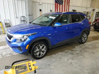 2023 Kia Seltos EX z VIN KNDERCAA8P7393560, wystawiony jako Copart lot #57332145 z przebiegiem 14 426 mil mil oraz Szkoda całkowita • Salvage title. Historia ofert i sprzedaży dostępna na DreamBid. Obrazek 1.
