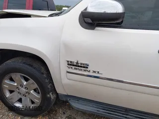 2013 GMC Yukon XL SLT with VIN 1GKS1KE00DR356030, listed as a IAAI auction lot 41969667 with 184,272 mi miles. Bid and sale history available at carsss.com. Image 17.
