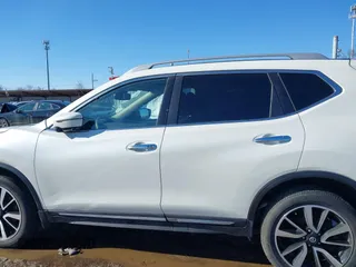 2019 Nissan Rogue SL with VIN 5N1AT2MV5KC799882, listed as a IAAI auction lot 41341776 with 57,119 mi miles. Bid and sale history available at carsss.com. Image 14.