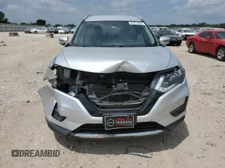 2017 Nissan Rogue SV with VIN 5N1AT2MVXHC876609, listed as a Copart auction lot 62271525 with 42,707 mi miles and Salvage title. Bid and sale history available at DreamBid. Image 5.