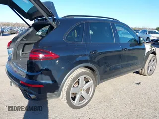 2017 Porsche Cayenne S z VIN WP1AB2A26HLA53031, wystawiony jako IAAI lot #41200509 z przebiegiem 92 305 mil mil oraz . Historia ofert i sprzedaży dostępna na DreamBid. Obrazek 4.