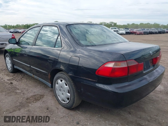 1999 Honda Accord LX z VIN JHMCG564XXC007996, wystawiony jako IAAI lot #42228809 z przebiegiem 342 104 mil mil oraz . Historia ofert i sprzedaży dostępna na DreamBid. Obrazek 3.